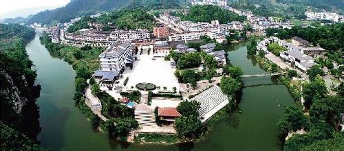 加快培育特色小鎮(zhèn)，著力搭建發(fā)展平臺(tái)