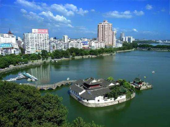 九江經(jīng)開區(qū)聚焦高端裝備制造、新材料新能源結(jié)碩果