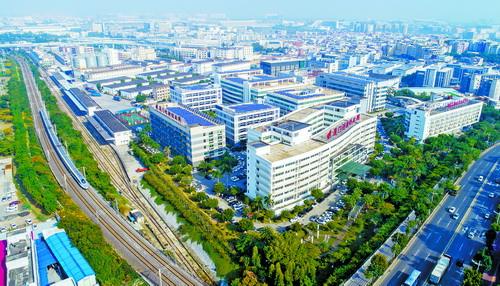 廈門火炬高新區(qū)：人工智能從“多枝繁茂”到“規(guī)?；R放”